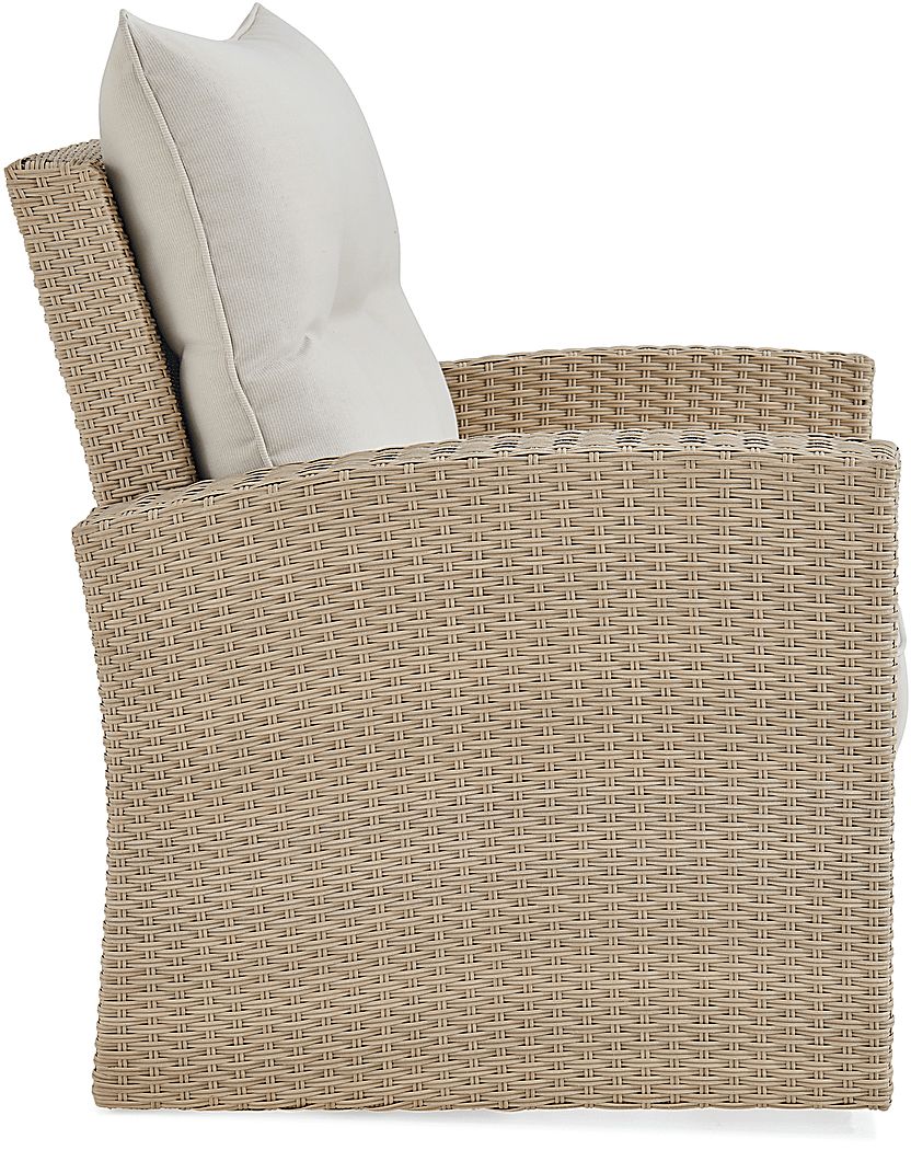 Rooms To Go Outdoor Chattooga Cream Outdoor Chair